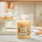 Yankee Candle Scented Candle | Vanilla Cupcake Medium Jar Candle| Long Burning Candles: up to 75 Hours | Gifts for Women - Image 5