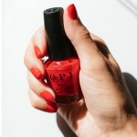 OPI Classic Nail Polish | Long-Lasting Luxury Nail Varnish | Original High-Performance | Big Apple Red, 15 ml - Image 4