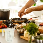 Measuring Jugs Set of 3 – 1L, 500ml & 250ml – Kitchen Measuring Jug for Cooking & Baking – Clear Measurement in Millilitres, Pints & Ounces – Stackable & Easy-Pour Design - Image 2